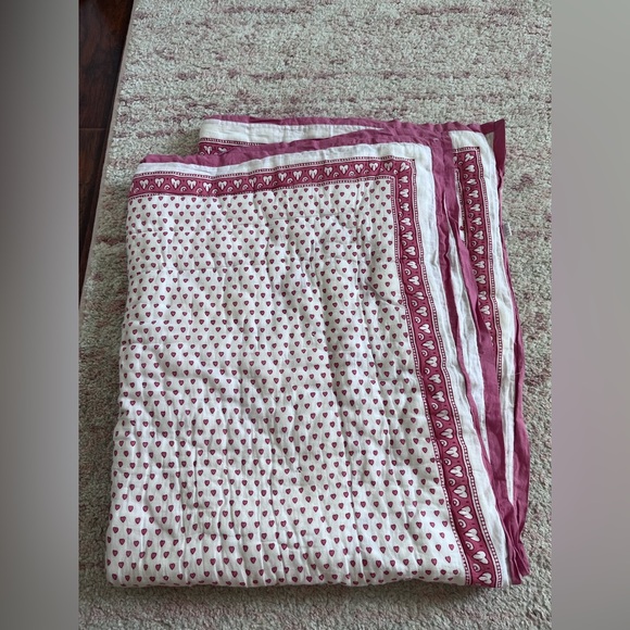 Roller Rabbit Small Quilt - Picture 2 of 7